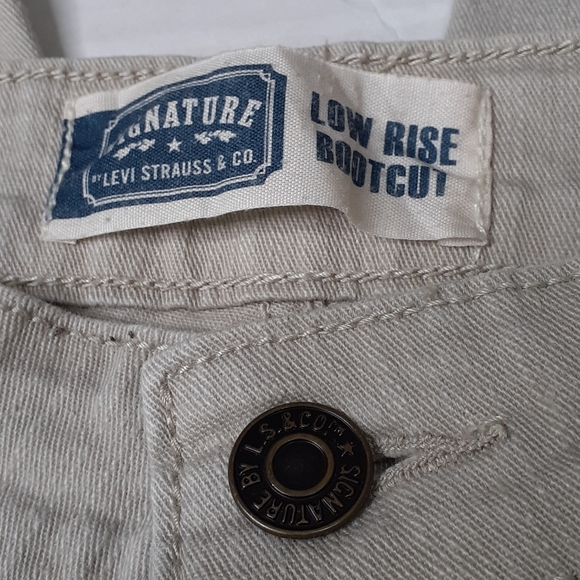 Signature by Levi Strauss Tan Low-Rise Bootcut 6P - Picture 14 of 16